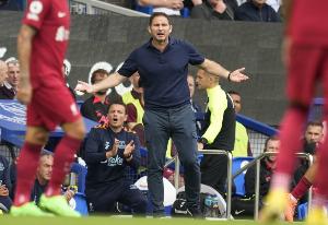 凤凰体育官网-因在比赛中对比赛官员有不当行为，兰帕德遭到英足总的指控